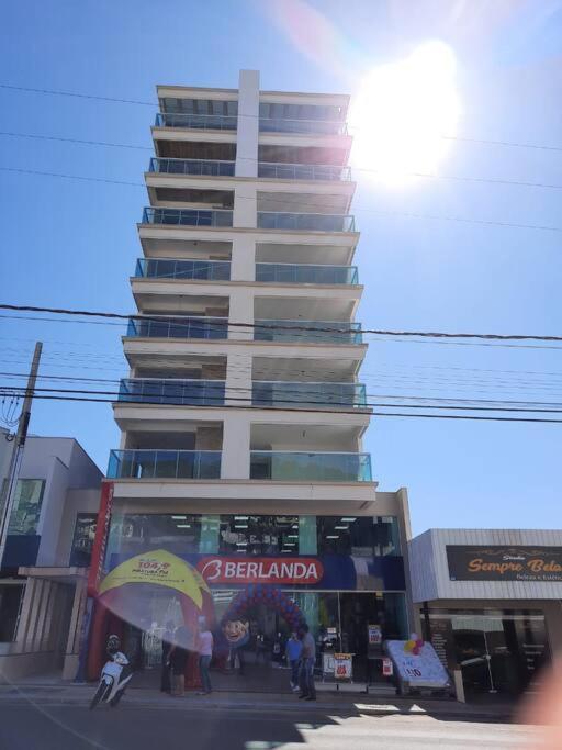 Lindo Apto Novo Na Avenida, Climatizado E Aconchegante 皮拉图巴 外观 照片